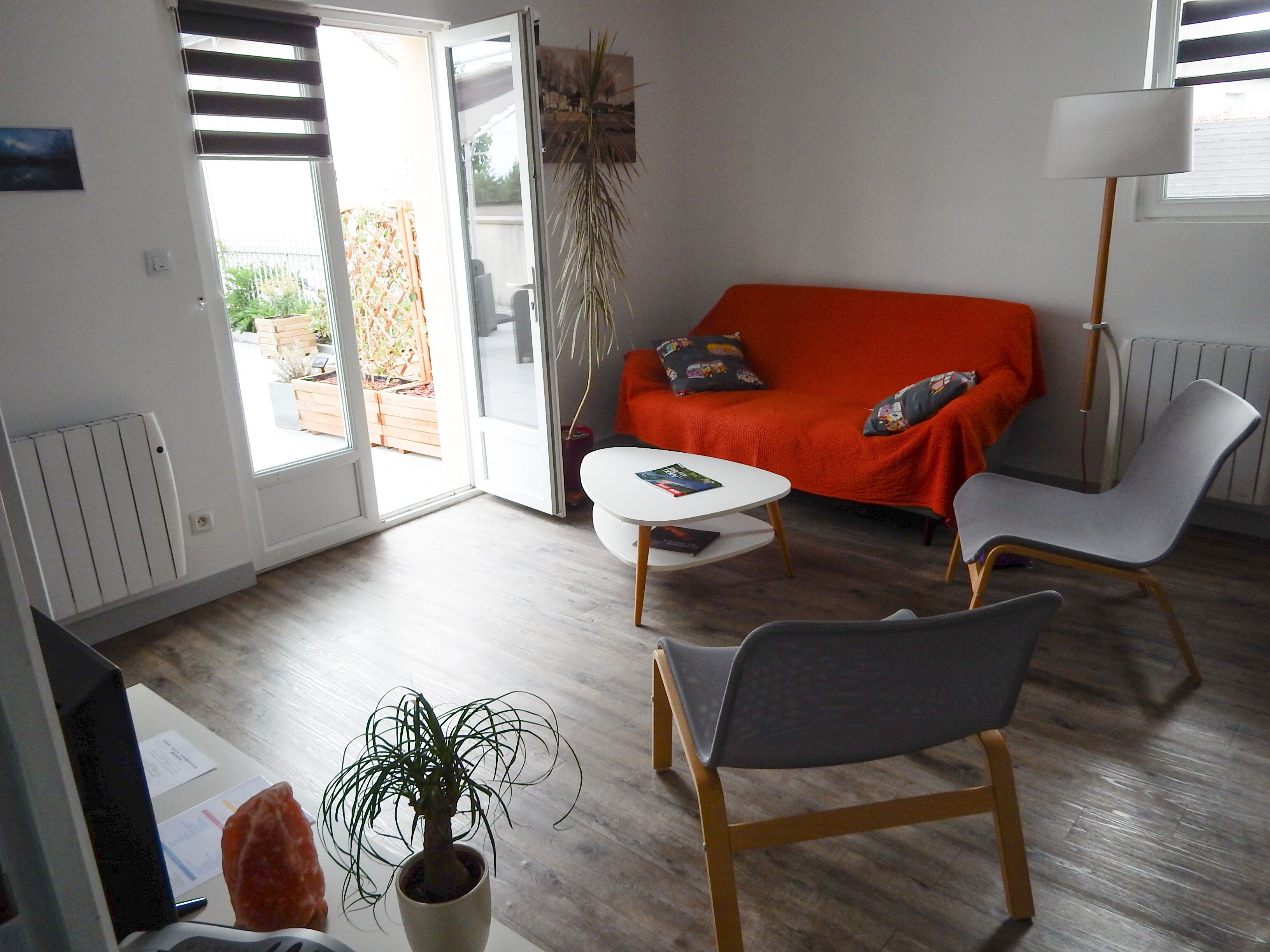 Very comfortable comfortable cottage in the heart of a village near Mayenne.