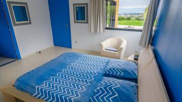 5 slaapkamers, een strijkplank/strijkijzer, wifi, beddengoed