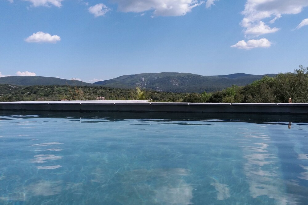 Le Cade cottage ☆☆☆☆ with heated pool, near the Gorges de l'Ardèche