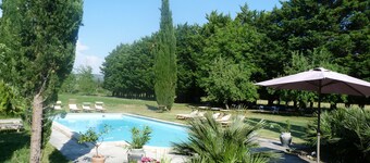 Beautiful house in the nature, calm, horses around... holidays!