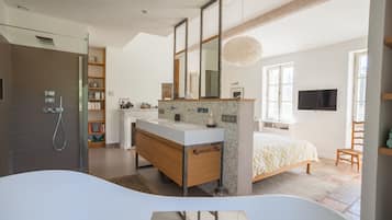 4 dormitorios, escritorio, tabla de planchar con plancha y wifi