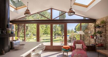 Beautiful house in the nature, calm, horses around... holidays!