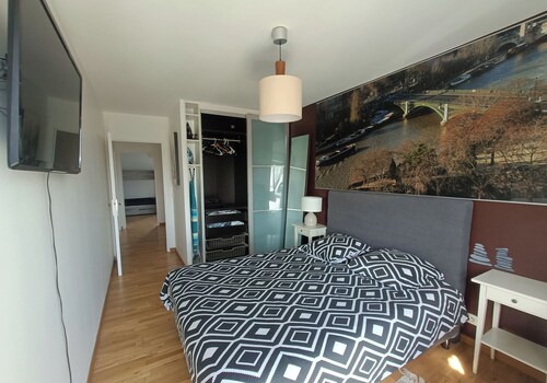 PARIS / Large family Apartment ( 3 bedrooms + 2 bathrooms )