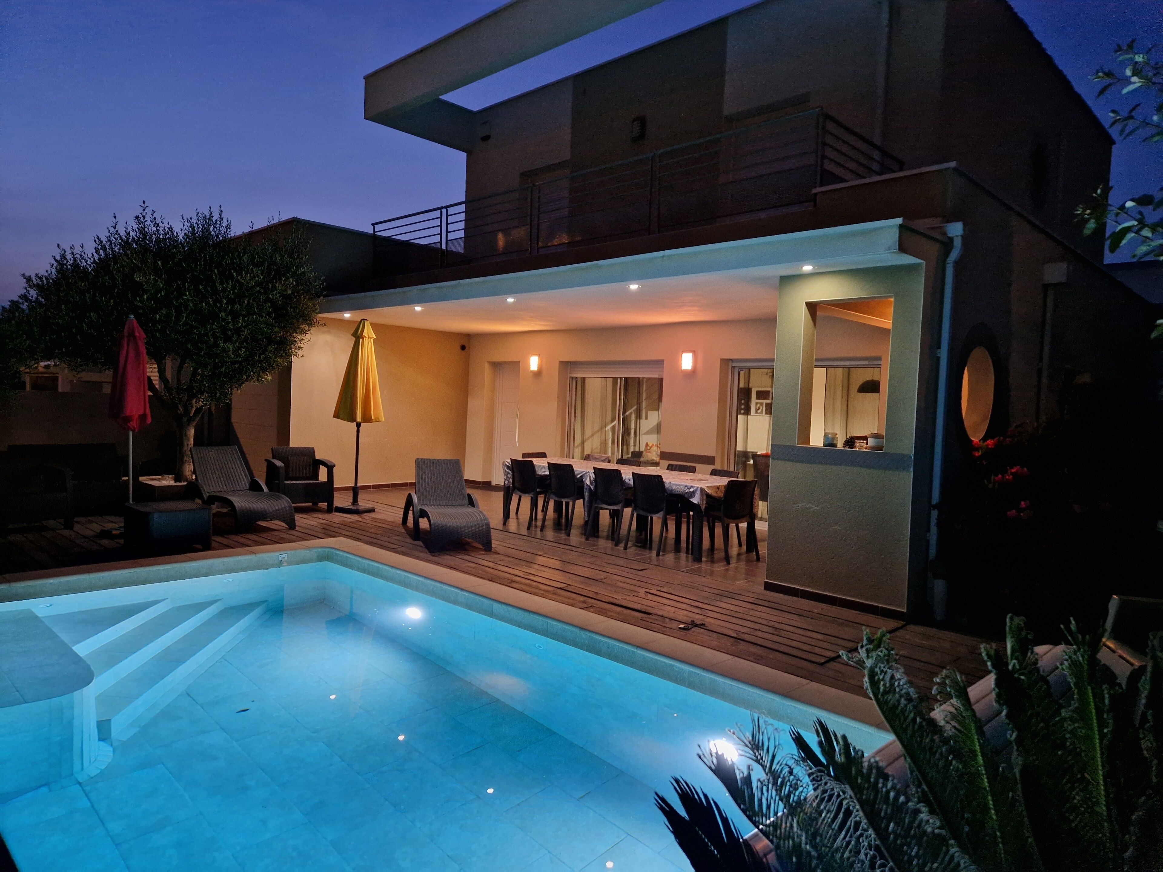 piscine de nuit 