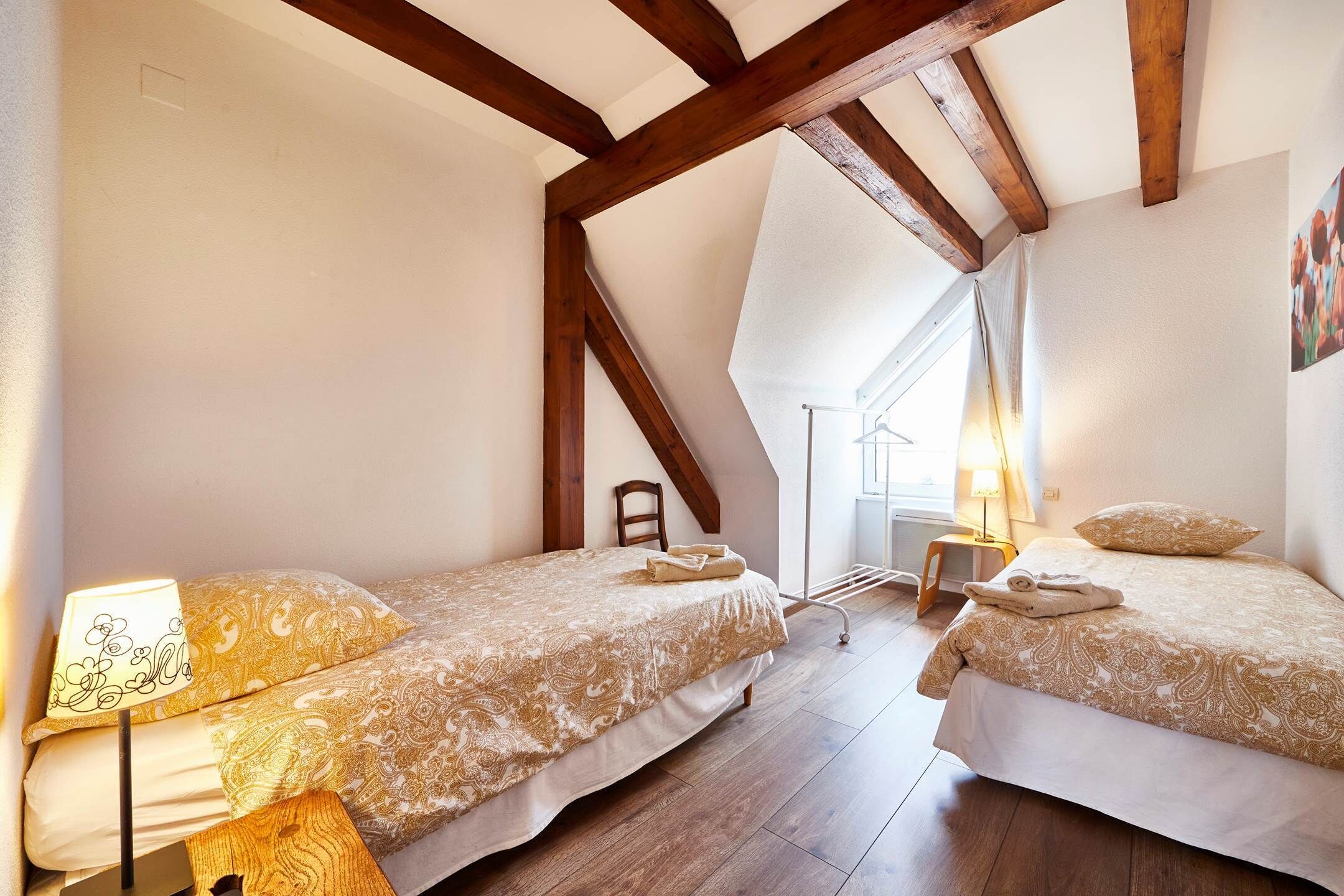 2 bedrooms, iron/ironing board, free WiFi, bed sheets