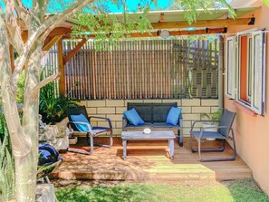 Terrace/patio - 15min from the beach, very well-equipped 4-person apartment***. (Saint-Pierre)