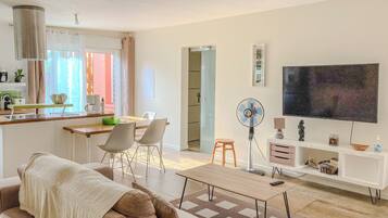 Smart TV, stereo, offices