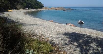 VILLA WITH PANORAMIC SEA VIEW 3 KM SOUTH OF SOLENZARA L'ALBITRU