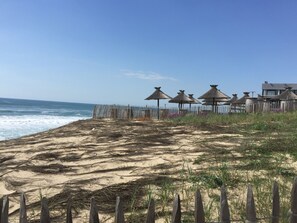 On the beach - Charming house located on the shore of Lake Maubuisson, close to the ocean. (Carcans)