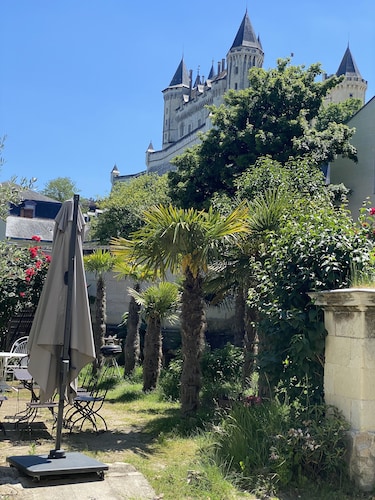 3500 SQF/HISTORIC HOUSE WITH WARMED POOL IN THE OLD SAUMUR/GREAT VIEWS