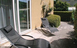 Terrace/patio - City, Quiet location on semi private road on Green Way of Périgueux, Dordogne (Périgueux)