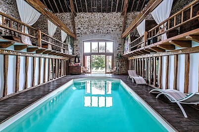 Private indoor pool - Authentic farmhouse with walled garden and fishing pond
