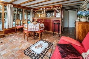 Interior - Gite with private indoor pool, fishing pond and animals (Jouillat)