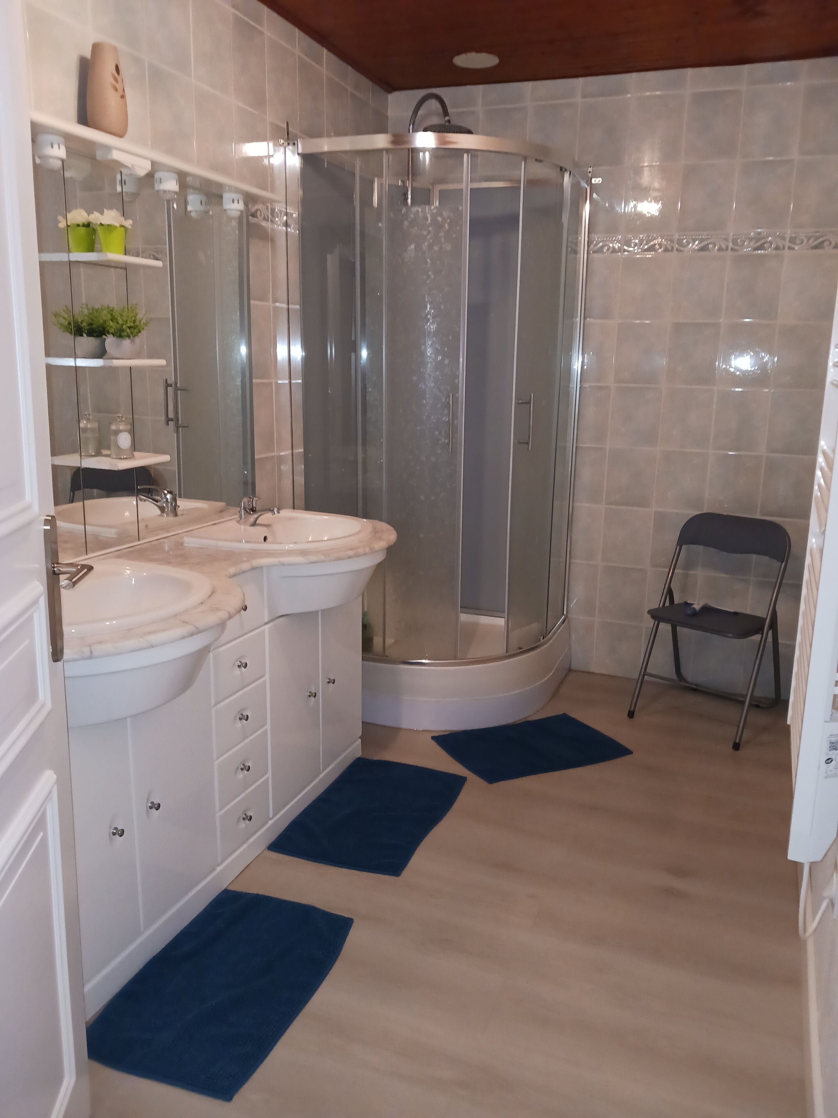 Shower, eco-friendly toiletries, hair dryer, soap