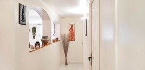 Interior - Quiet villa with swimming pool and private garden. Beach and village 800 m'away (Carry-Le-Rouet)