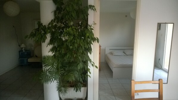 1 chambre, fer et planche à repasser, Wi-Fi, draps fournis