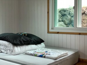 House | 3 bedrooms, desk, free WiFi, bed sheets - Toto House (Jeju City)