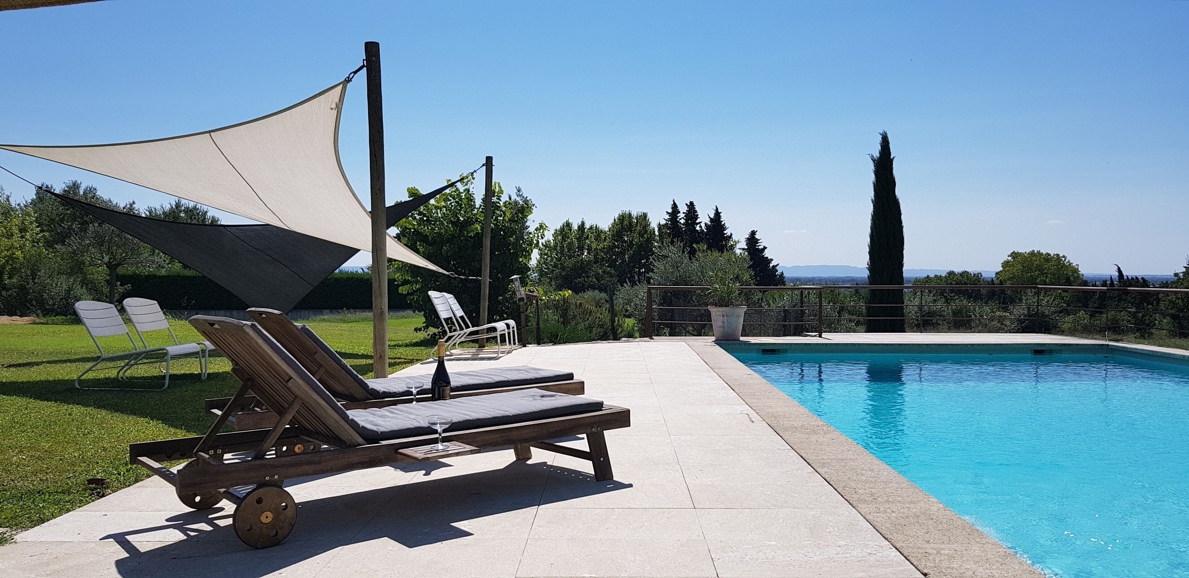 PISCINE DE 10m x 5m avec vue sur les alpilles 