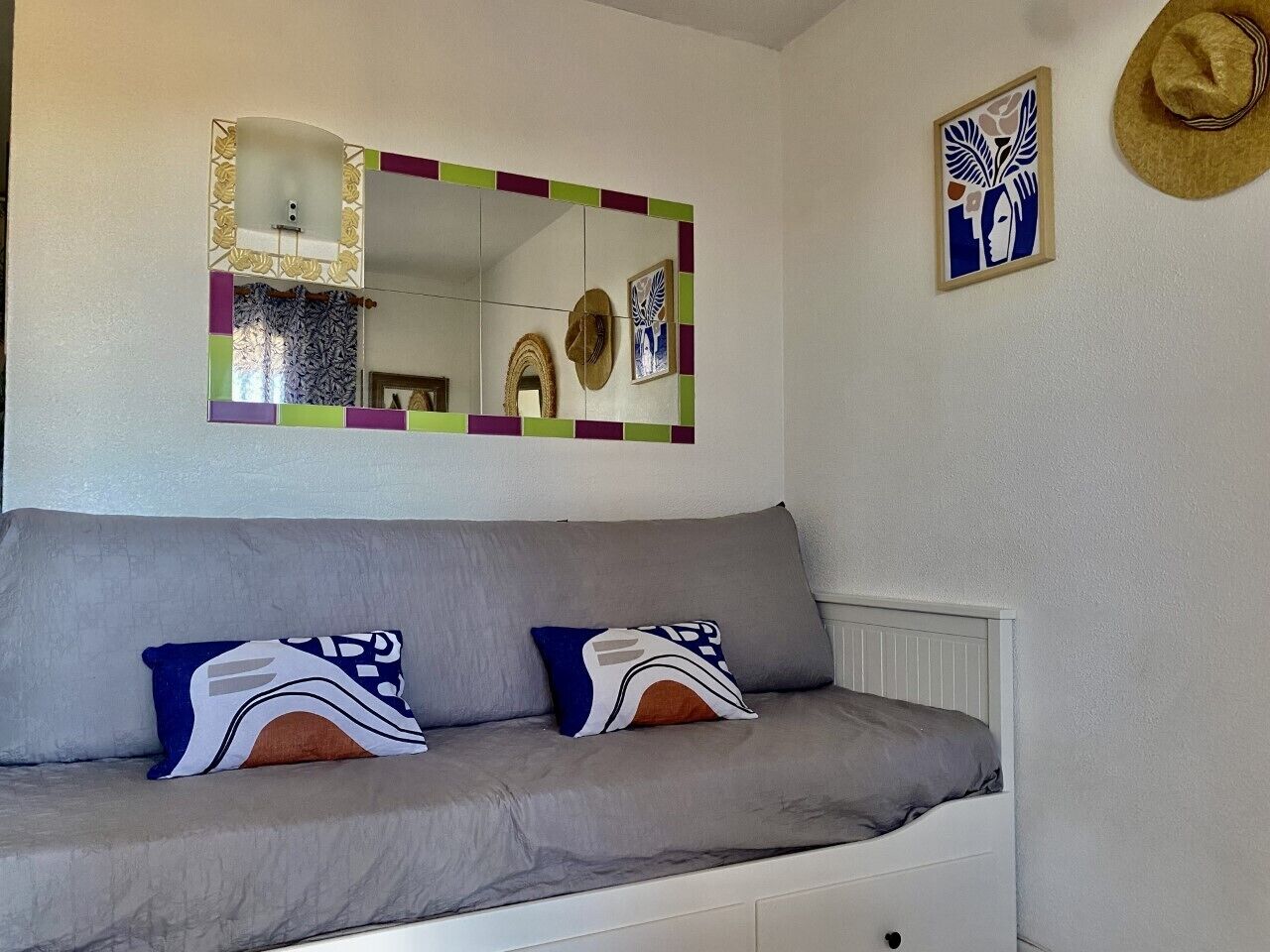 PRETTY MAZET CLIMATISE - TERRACE SEA VIEW - PARKING AND COMMUNITY WIFI