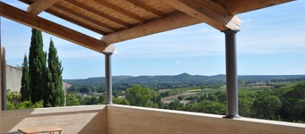Large house with view, quiet, 10mn walk from town center