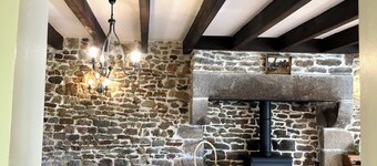 Gîte de Tissey in the Bay of Mont-St-Michel, quiet and cosy with wood-burning stove. 