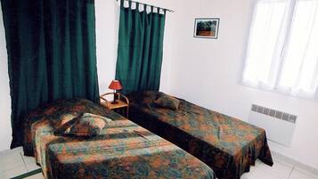 2 bedrooms, iron/ironing board