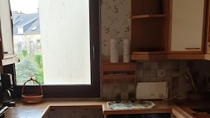 茶具/咖啡用具、冰箱、微波炉、烤箱
