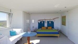 4 bedrooms, in-room safe, desk, iron/ironing board