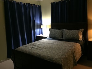 2 slaapkamers, een kluis op de kamer, een bureau