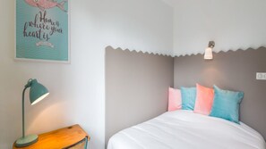2 chambres, fer et planche à repasser, Wi-Fi gratuit, draps fournis