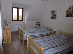 4 dormitorios, tabla de planchar con plancha, wifi