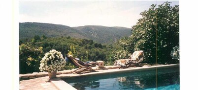 Charming house with private pool in the heart of the village