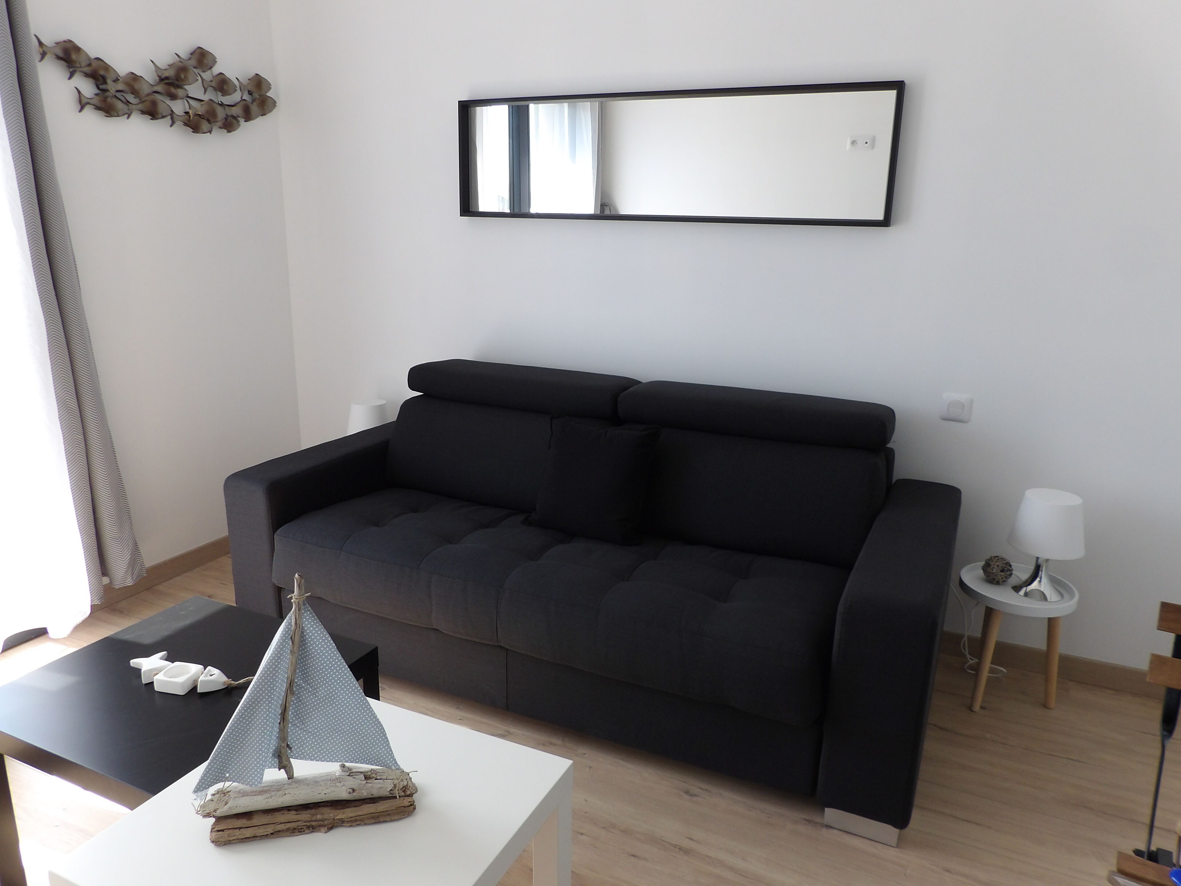 Modern 1-room apartment with private parking and garden 450m from the beach in FOURAS