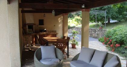 Quiet, restful house with private pool in a tourist area