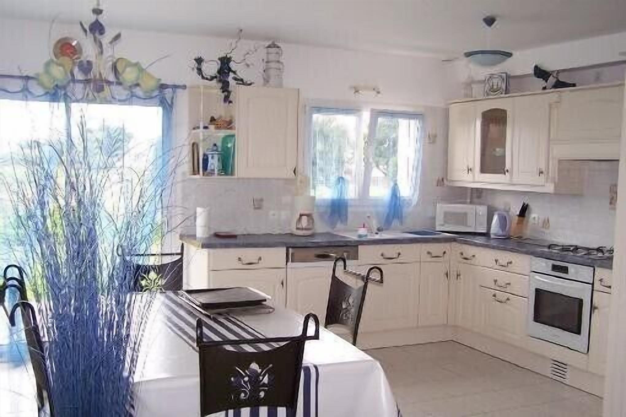 Pretty Contemporary Single Storey House 300 Meters From The Beach