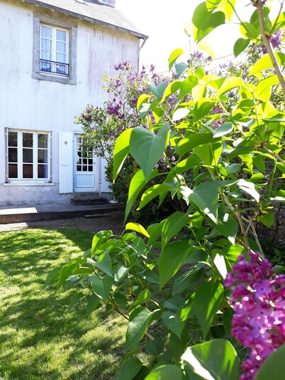 Family house near Morlaix, enjoy the countryside and the sea
