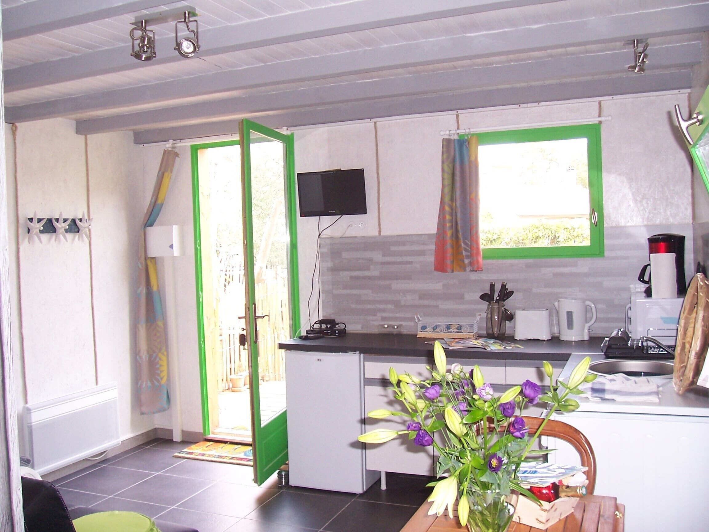 Typical chalet oyster hut for 4 people