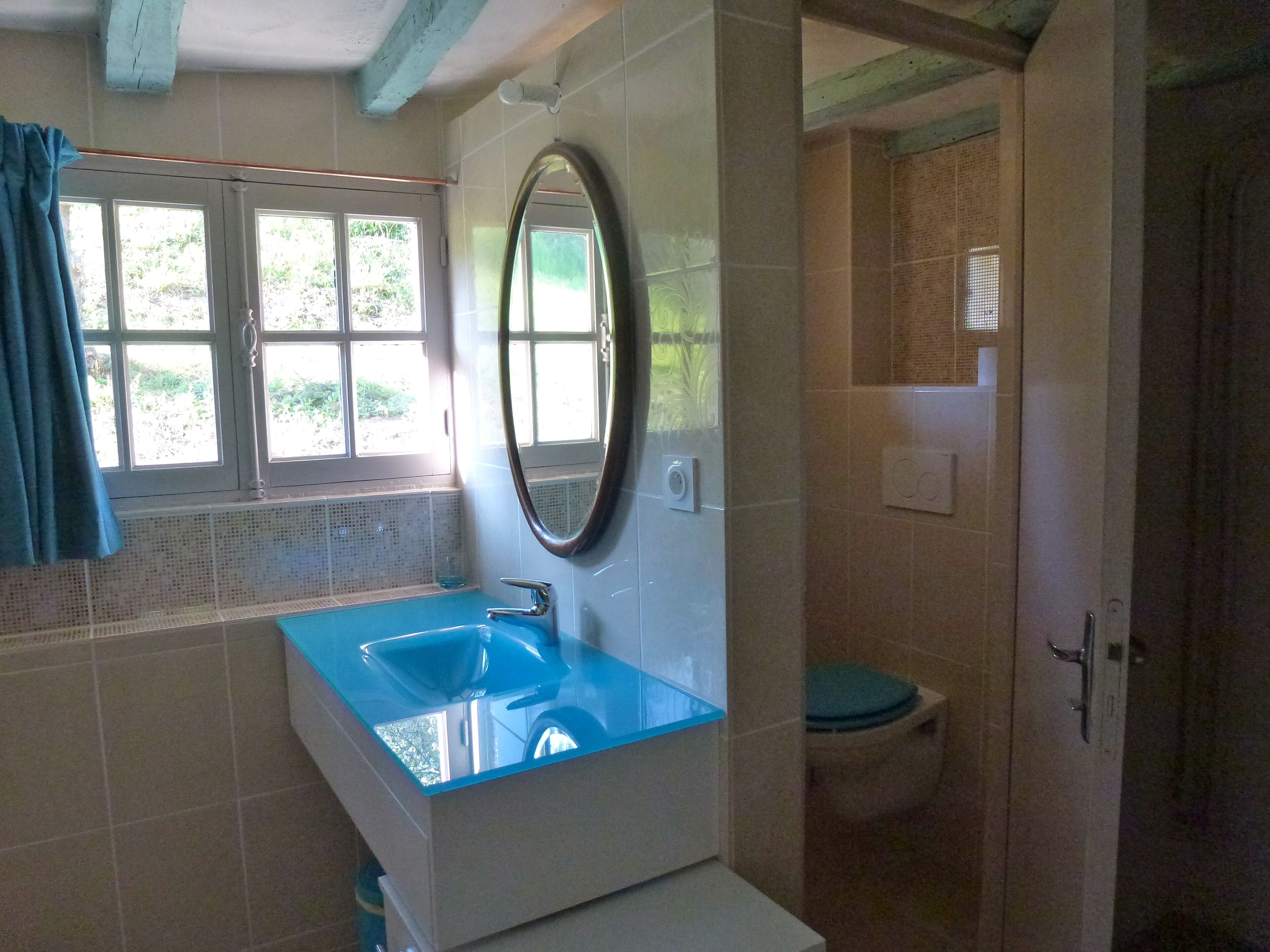 Cottage "The Crow and the Fox" along the Loir with pool and tennis