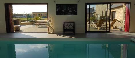 Innenpool, beheizter Pool