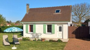 Exterior - Peaceful retreat with garden, terrace, WiFi & private parking (3 guests) (Wailly-Beaucamp)