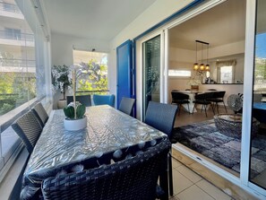 Dining - Splendid apartment with covered terrace, shared pool, WIFI, Air-Cond (Lagos)