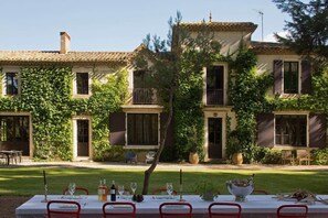 Unclassified image, 5 of 50, button - Great luxury at the foot of the Chateau (Carcassonne)