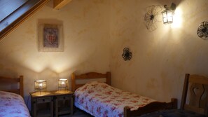 5 Schlafzimmer, Bügeleisen/Bügelbrett, Reisekinderbett, kostenloses WLAN