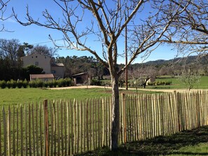 Property grounds - Charming house, calm and authenticity, ideal Families (Rognes)