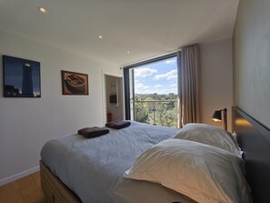 5 bedrooms, in-room safe, iron/ironing board, WiFi