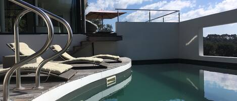 Piscine extérieure, piscine chauffée