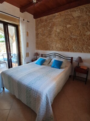 2 bedrooms, iron/ironing board, travel cot, WiFi