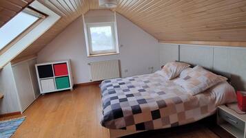 2 chambres, fer et planche à repasser, Wi-Fi gratuit, draps fournis