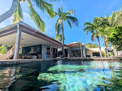 Villa Flore - 5 bedrooms with swimming pool, Villa Flore - 5 chambres avec piscine