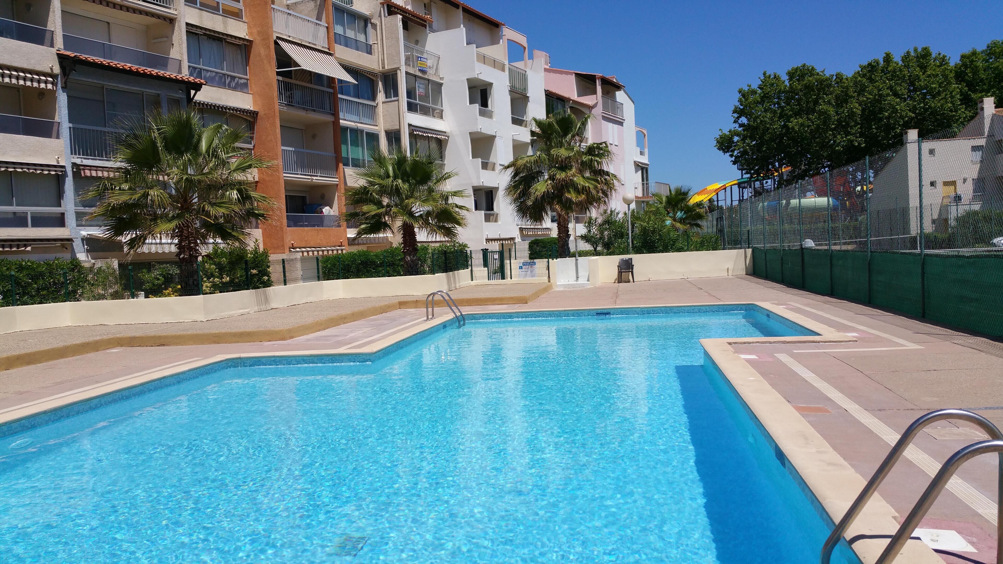 APARTMENT IN A PRETTY SECURE RESIDENCE - POOL, TENNIS, PRIVATE PARKING